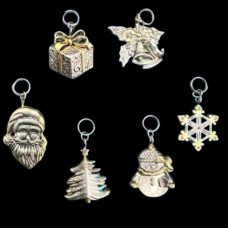 Festive Holiday Best Signed Charm Set In Gold And Silver Tones 30$